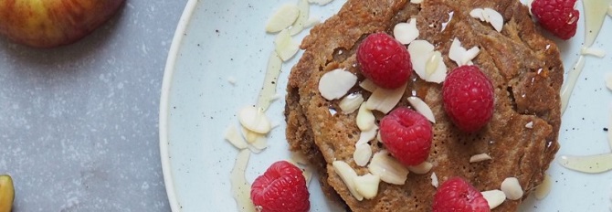 Cinnamon Spiced Pancakes with Maple Syrup
