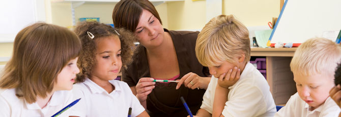 How to Become a Qualified Teacher, a Guide to the Different Routes into Teaching